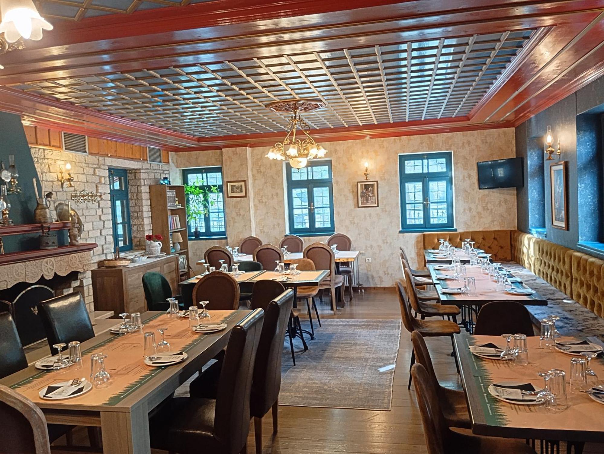 Beloi Hotel Vitsa Buitenkant foto